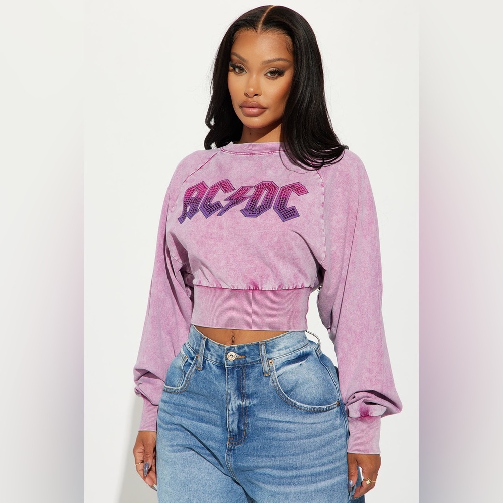 AC/DC Women’s Lavender Cropped Crew Neck Size Medium with Sparkle Graphic